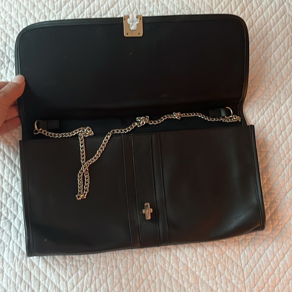 Clutch - Picture 2 of 4